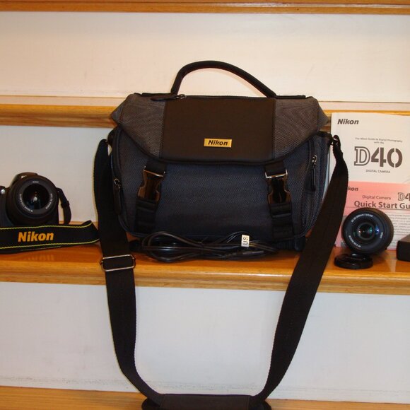 Nikon D40 Camera Bundle 18-55mm & 55-200 Lenses, two batteries, case & 16GB SD. - Picture 1 of 11